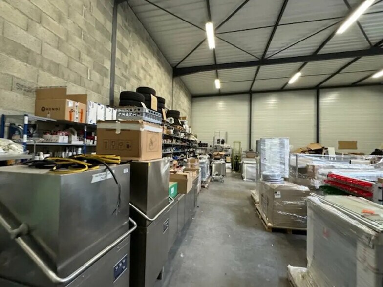Industriel/Logistique dans Lissieu à louer - Photo intérieure – Image 3 sur 5