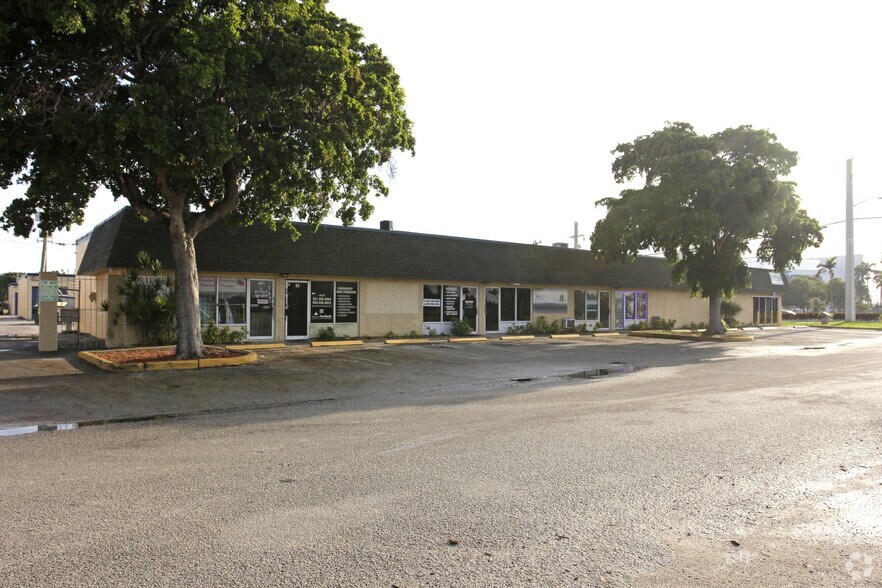 1551-1567 N Dixie Hwy, Pompano Beach, FL à louer - Photo de l’immeuble – Image 3 sur 9