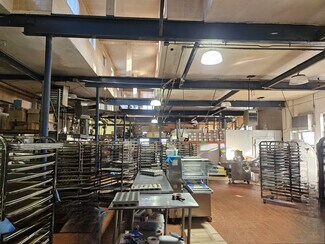 Plus de détails pour 1050 Rahway Ave, Avenel, NJ - Local d’activités à vendre