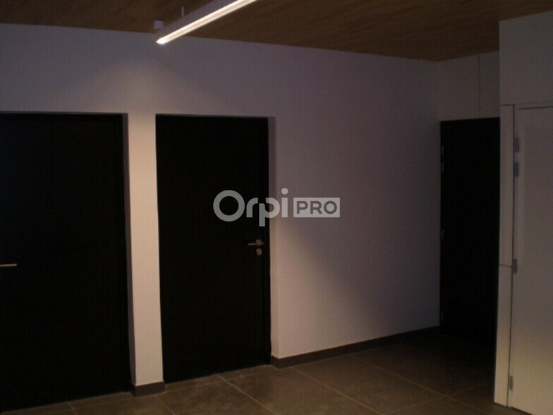 Bureau dans Bezannes à louer - Photo intérieure – Image 2 sur 4