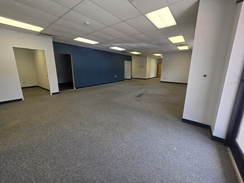 1030 Elizabeth St, Nicholasville, KY à louer - Photo de l’immeuble – Image 2 sur 11