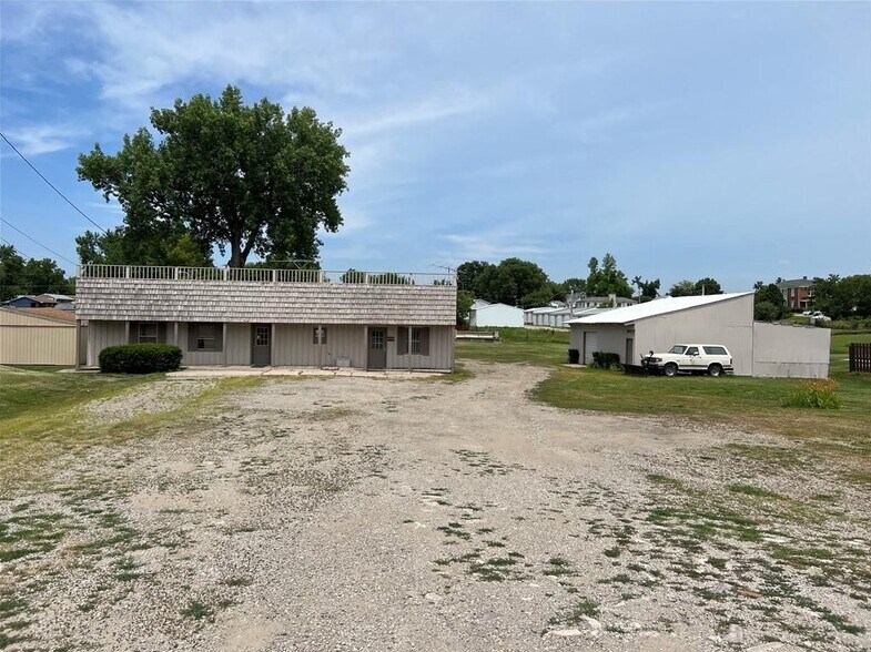 1000-1004 1st Ave E, Newton, IA à vendre - Photo de l’immeuble – Image 3 sur 11