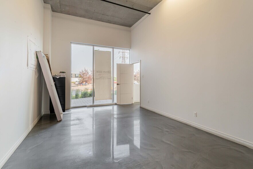 4725-4767 Boul Métropolitain E, Saint-leonard, QC à louer - Photo intérieure – Image 3 sur 17