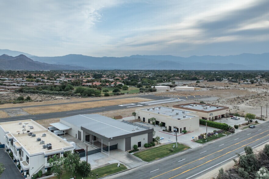 79225 Country Club Dr, Bermuda Dunes, CA à louer - Photo de l’immeuble – Image 3 sur 7
