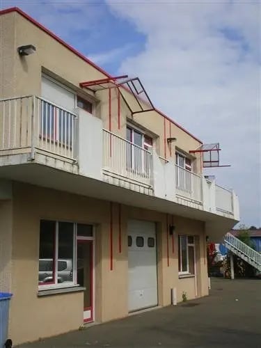 Bureau dans Les Essarts-le-Roi à louer Photo de l’immeuble– Image 1 sur 2