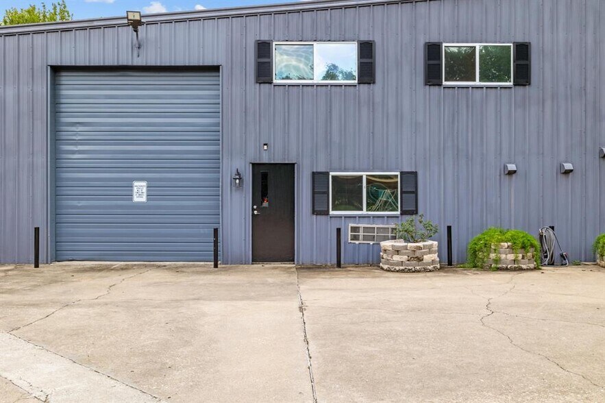 7648 Broadview Dr, Houston, TX à vendre - Photo de l’immeuble – Image 2 sur 116