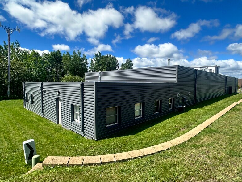 1202 Maple Grove Rd, Duluth, MN à louer - Photo de l’immeuble – Image 3 sur 4