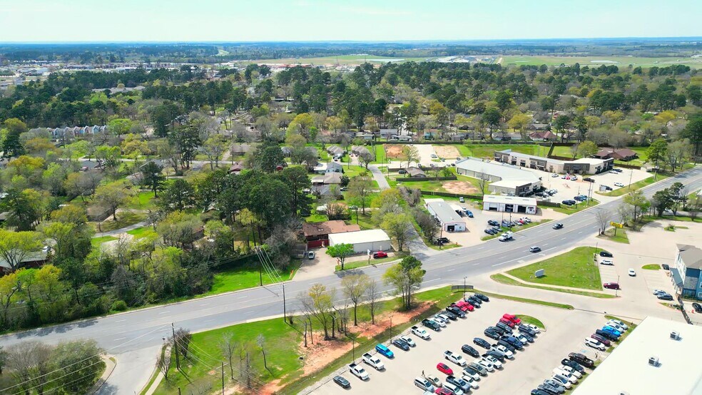 209 State Highway 75 N, Huntsville, TX à louer - Vidéo sur l’annonce professionnelle – Image 2 sur 16