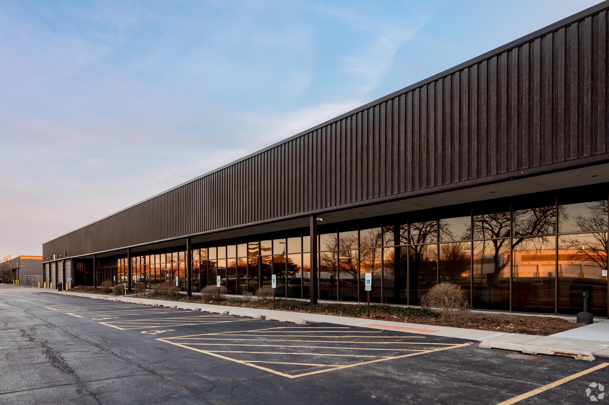 1700-1750 Harvester Rd, West Chicago, IL à louer Photo de l’immeuble– Image 1 sur 7