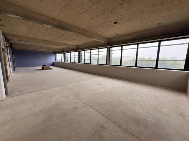 Plus de détails pour Bureau à vendre