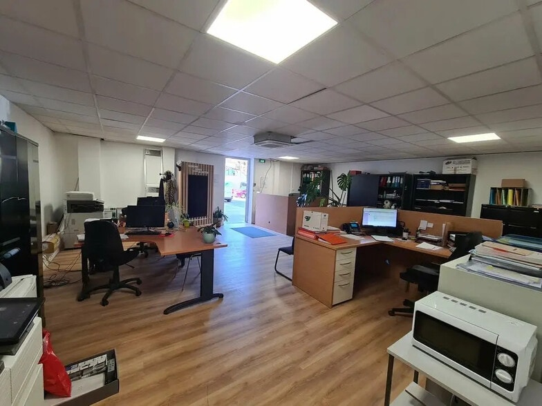 Bureau dans Cagnes-sur-Mer à louer - Photo de l’immeuble – Image 2 sur 8