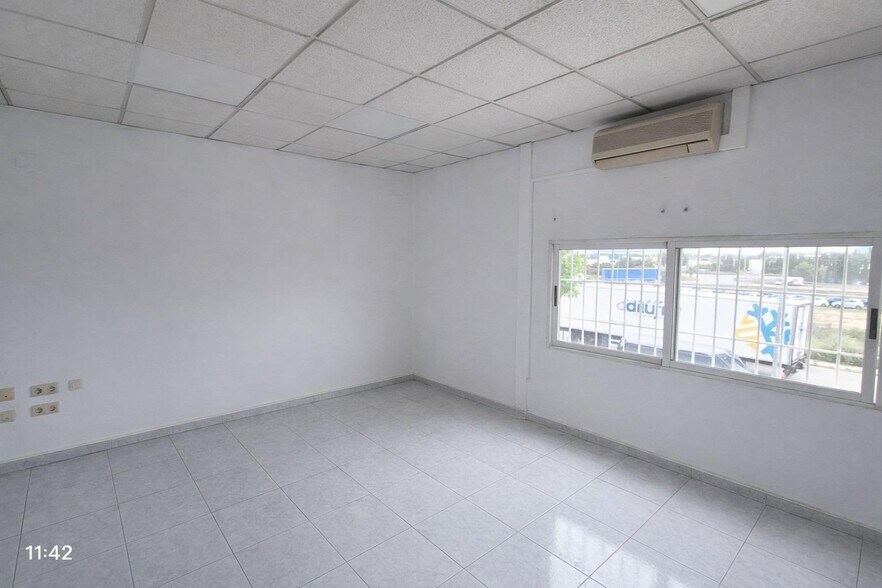 Poligono, 18, Riba-roja de Túria, Valencia à vendre - Photo de l’immeuble – Image 3 sur 16