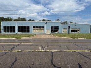 5522 W Jefferson Ave, Trenton, MI à louer Photo de l’immeuble– Image 1 sur 7