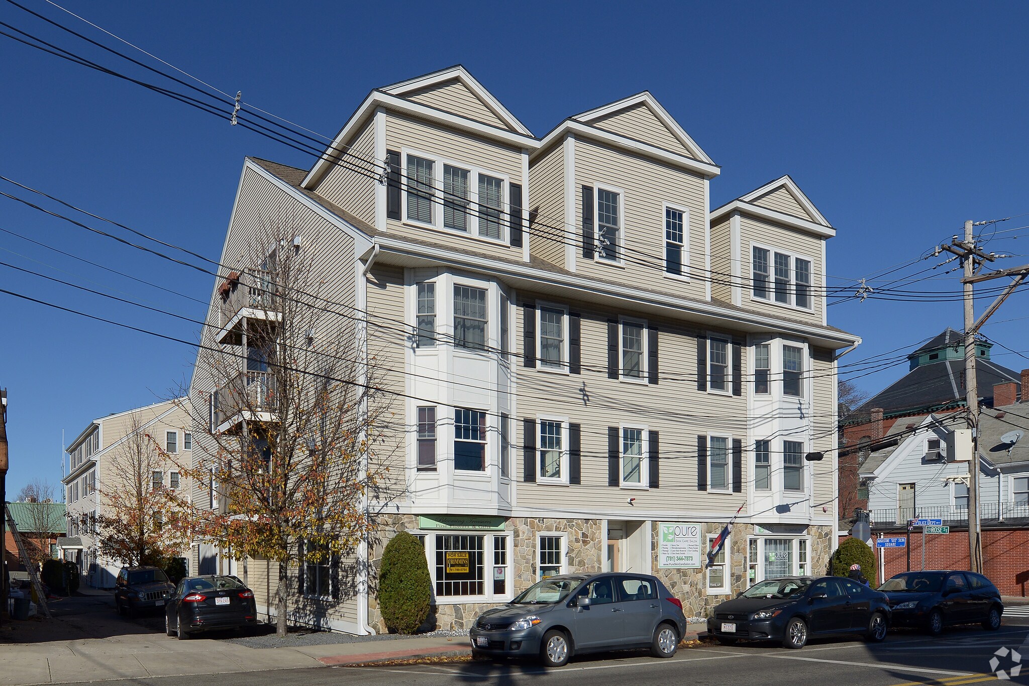 10 Porter St, Stoughton, MA à louer Photo principale– Image 1 sur 42