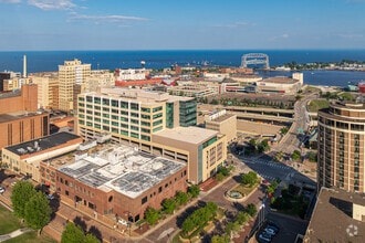 425 W Superior St, Duluth, MN - Vue aérienne  vue de carte - Image1