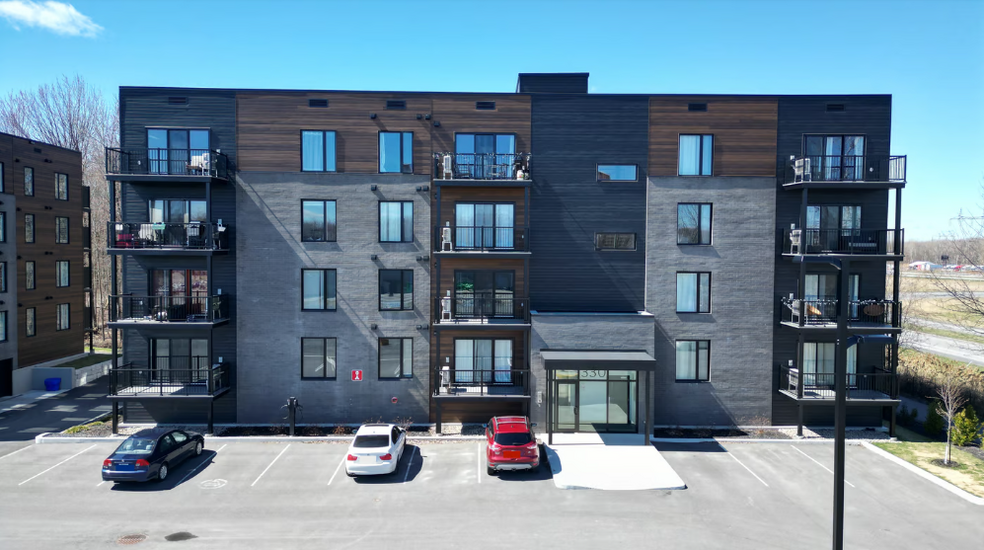 330 Du Comté, Les Coteaux, QC à vendre - Photo principale – Image 1 sur 8