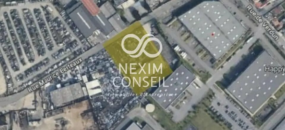Terrain dans La Courneuve à louer - Photo de l’immeuble – Image 2 sur 2
