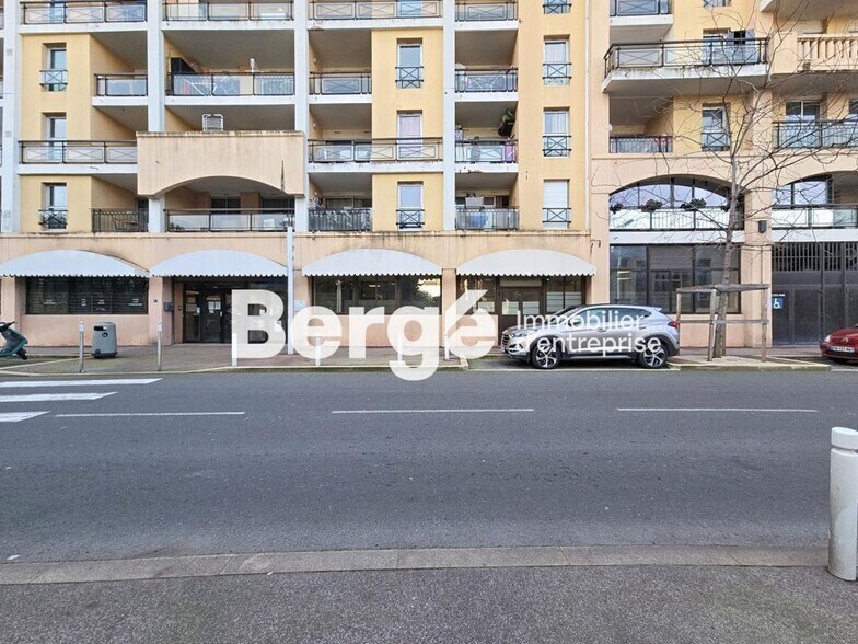 Bureau dans Cannes à vendre - Photo de l’immeuble – Image 2 sur 16