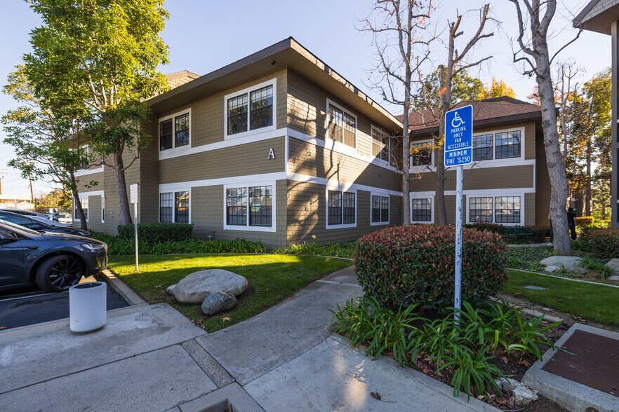 2900 Bristol St, Costa Mesa, CA à vendre - Photo de l’immeuble – Image 3 sur 11