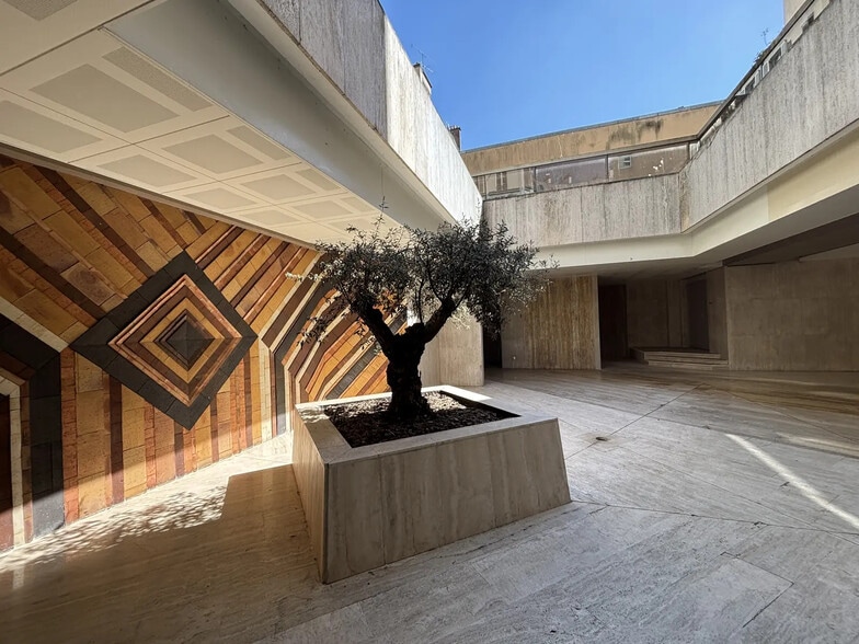 71-73 Avenue Des Ternes, Paris à louer - Photo de l’immeuble – Image 2 sur 13