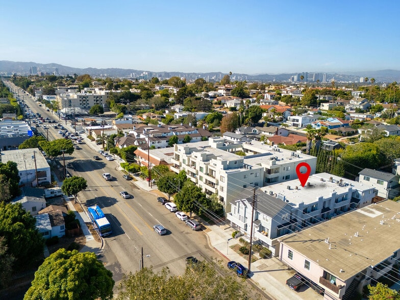 3552 S Centinela Ave, Los Angeles, CA à vendre - Photo de l’immeuble – Image 2 sur 12