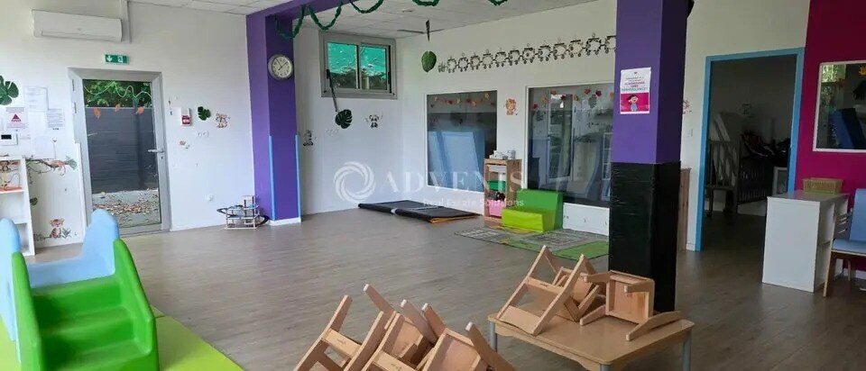 Bureau dans Montigny-le-Bretonneux à louer - Photo de l’immeuble – Image 2 sur 8