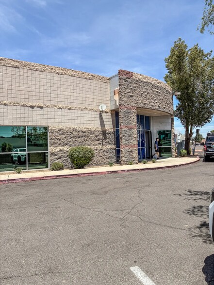 130 N Sunway Dr, Gilbert, AZ à louer - Photo de l’immeuble – Image 3 sur 5