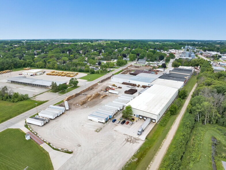 530 E Wisconsin St, Seymour Township, WI à louer - Aérien – Image 1 sur 12