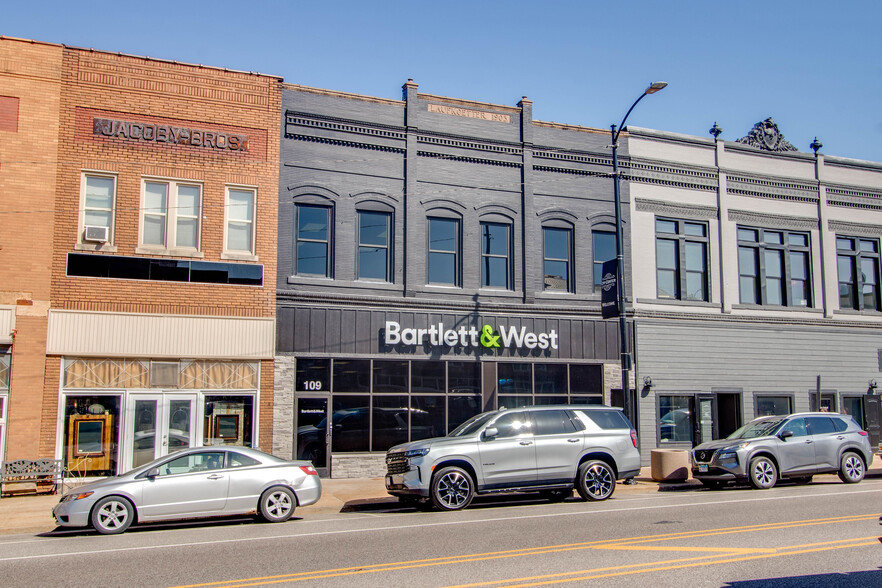 107 N State St, Jerseyville, IL à louer - Photo principale – Image 1 sur 25
