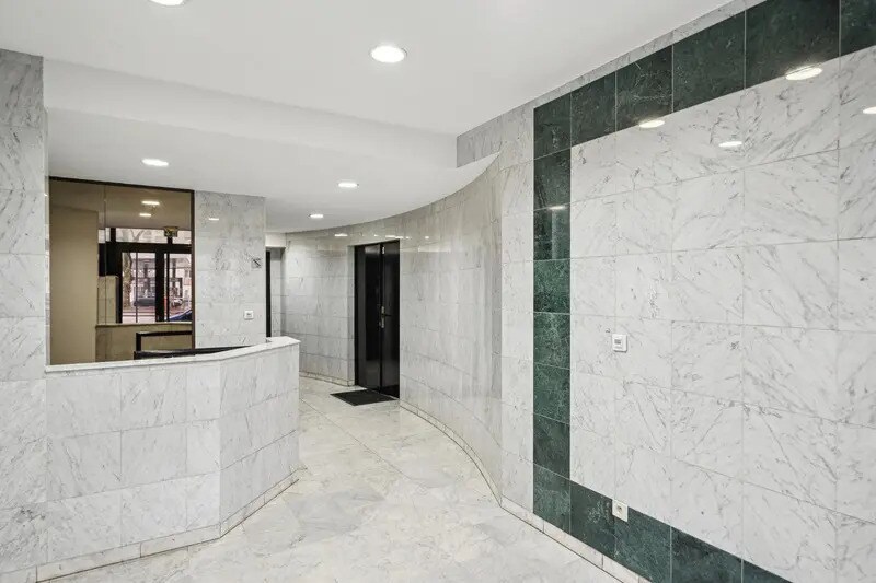 Bureau dans Montrouge à louer - Photo de l’immeuble – Image 2 sur 3