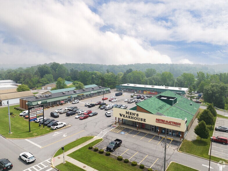 4640-4666 Commercial Dr, New Hartford, NY à louer - Photo principale – Image 1 sur 23