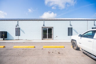 2403 Washington St, Waller, TX à louer Photo intérieure– Image 1 sur 7