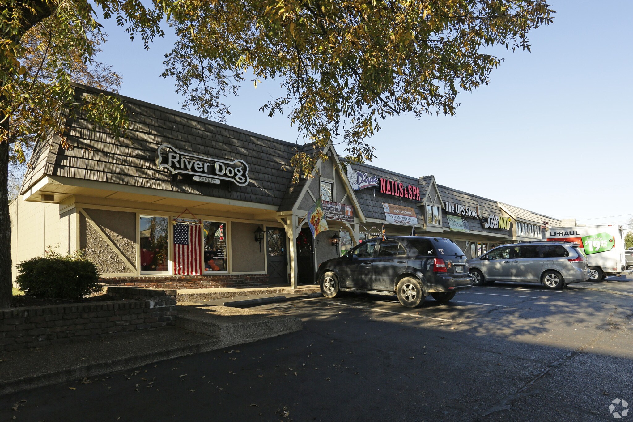 5201-5205 Kingston Pike, Knoxville, TN à louer Photo principale– Image 1 sur 10