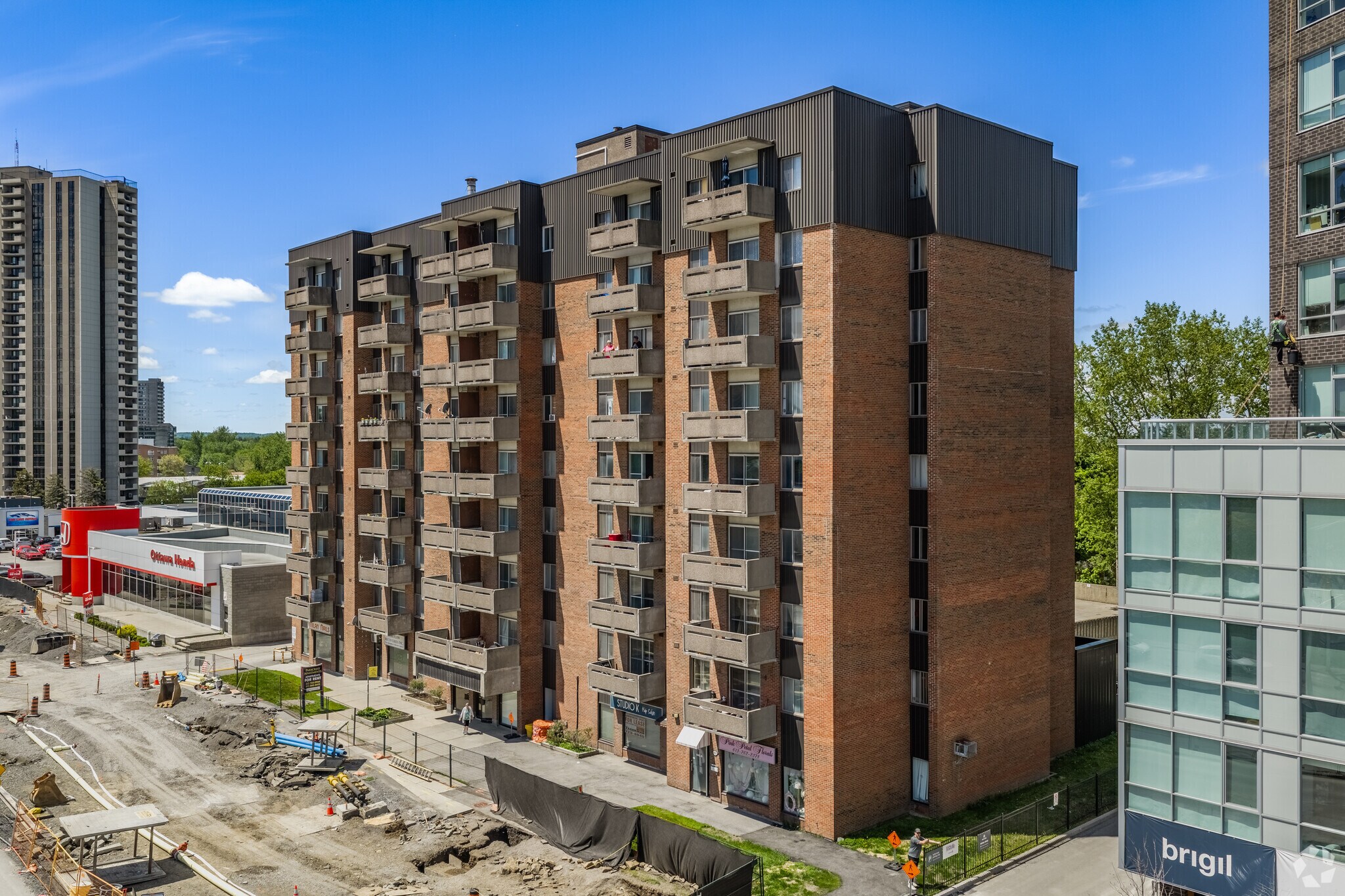 945 Richmond Rd, Ottawa, ON à louer Photo principale– Image 1 sur 4