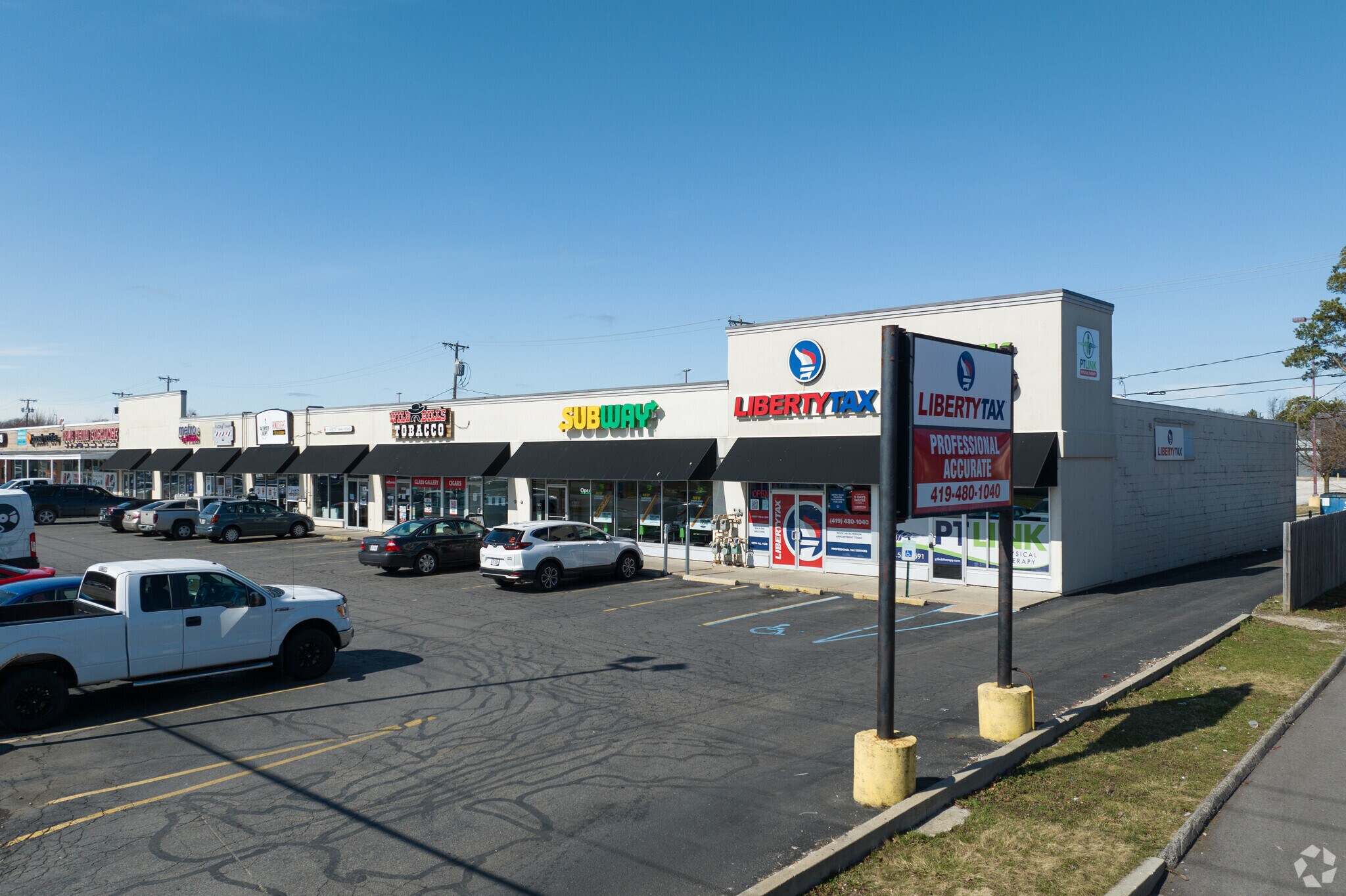 1724-1734 W Laskey Rd, Toledo, OH à louer Photo principale– Image 1 sur 13
