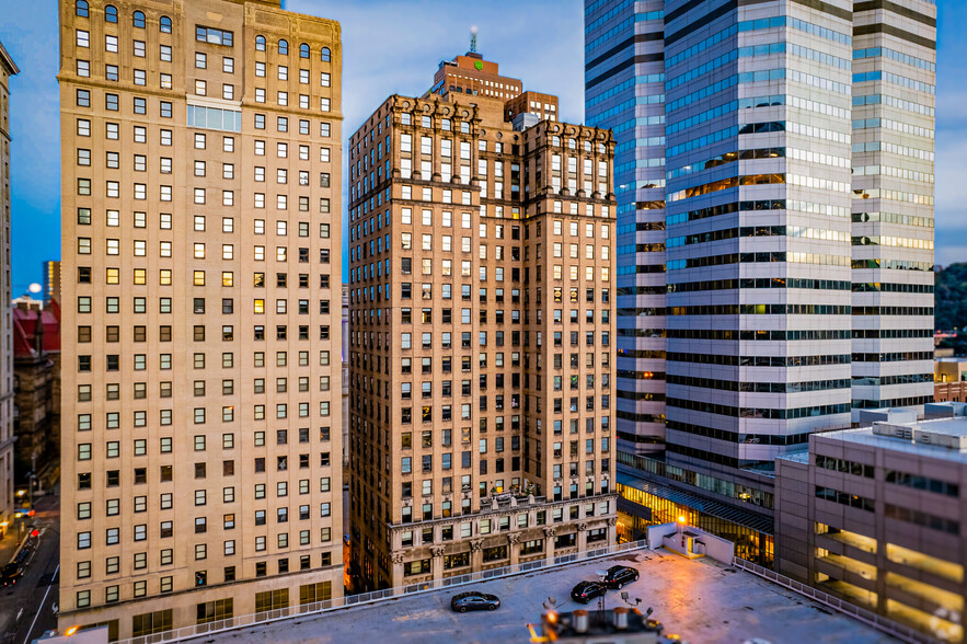 429 Fourth Ave, Pittsburgh, PA à louer - Photo de l’immeuble – Image 1 sur 11