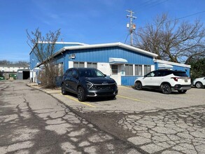 2200 S Industrial Hwy, Ann Arbor, MI à louer Photo de l’immeuble– Image 1 sur 4