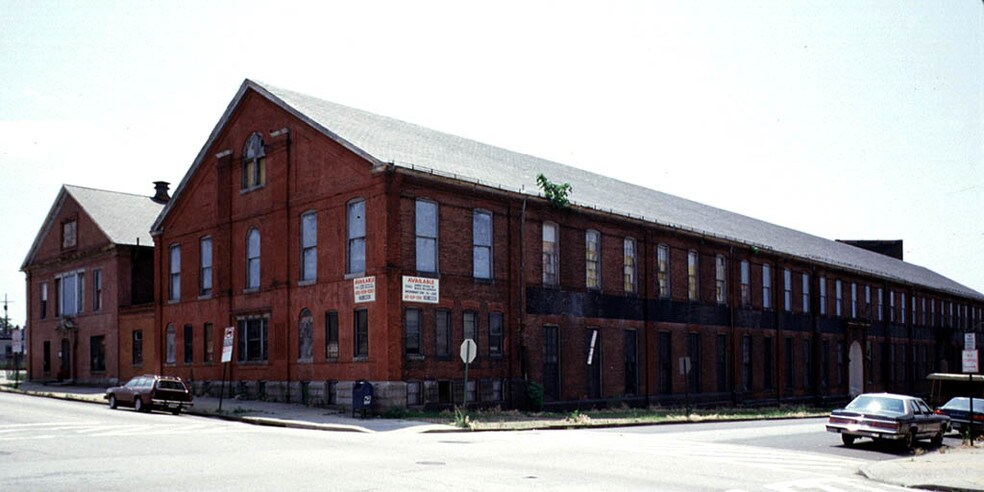 901 N Milton Ave, Baltimore, MD à vendre - Photo de l’immeuble – Image 2 sur 6