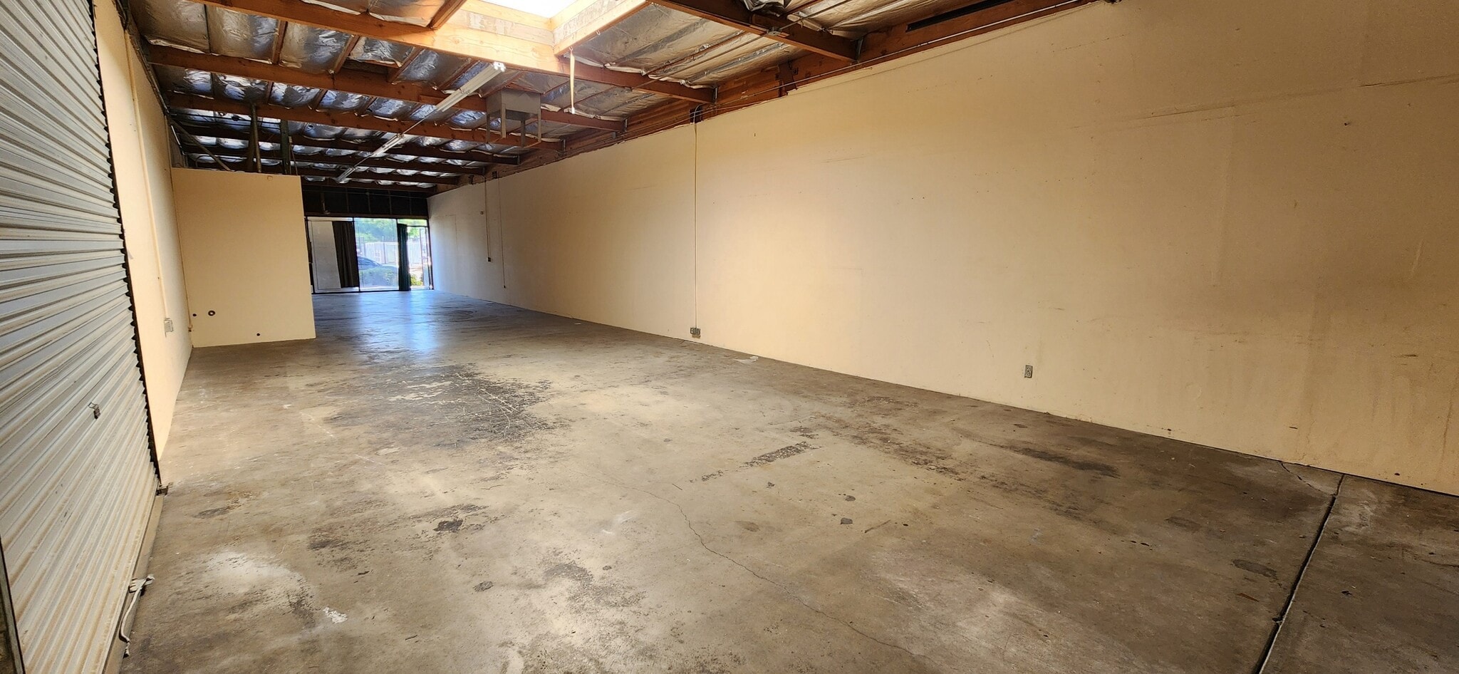 2750 N Clovis Ave, Fresno, CA à louer Photo de l’immeuble– Image 1 sur 6