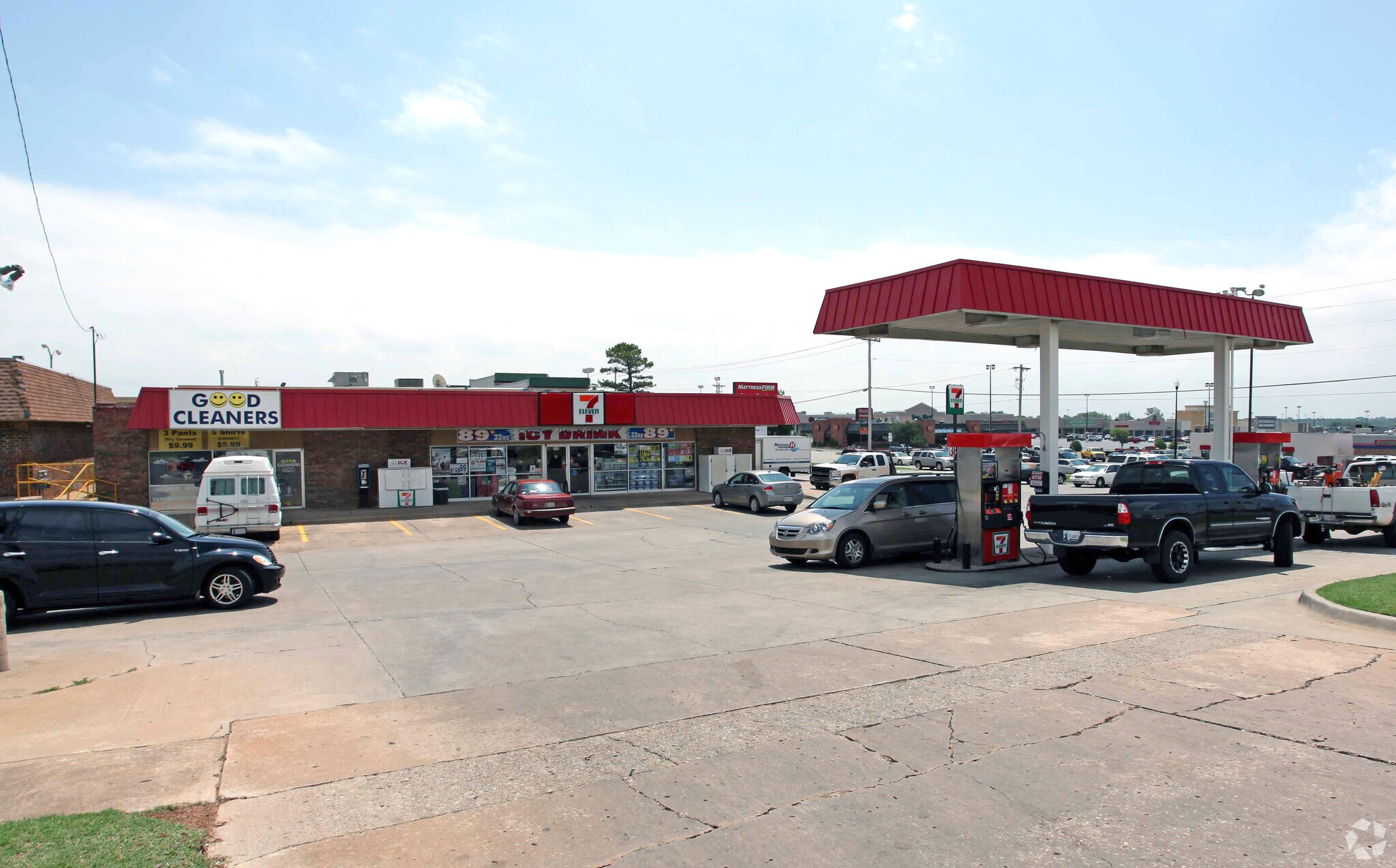 110-112 S Bryant Ave, Edmond, OK à louer Photo principale– Image 1 sur 22