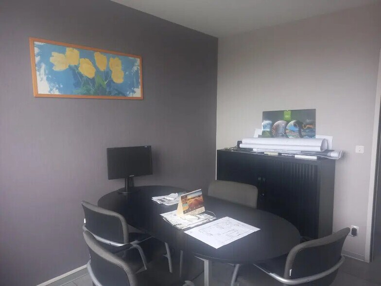Local d'activités dans Châtillon-le-Duc à vendre - Photo de l’immeuble – Image 3 sur 4