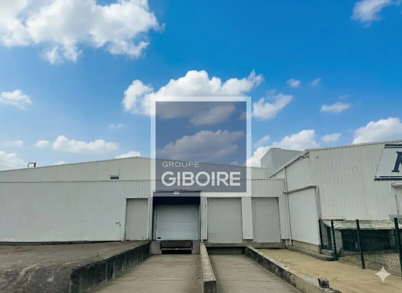 Industriel/Logistique dans Betton à vendre - Photo de l’immeuble – Image 1 sur 7