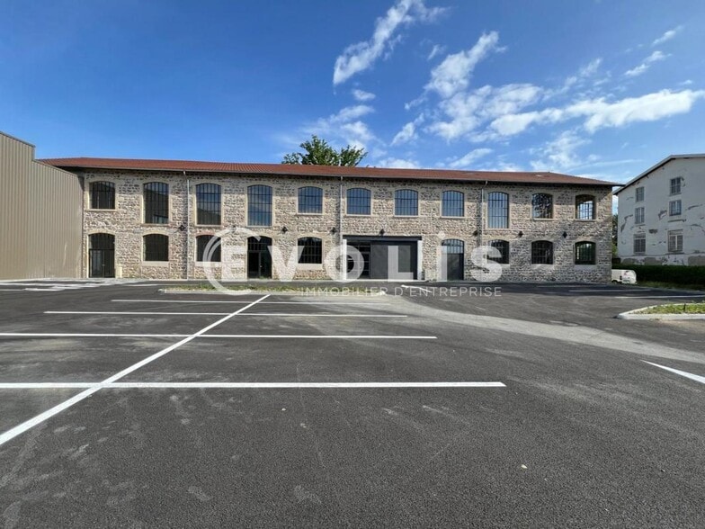 8 Rue De La Pierre Bleue, Chaponost à vendre - Photo de l’immeuble – Image 1 sur 7