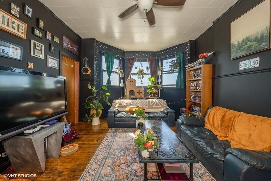 2410 S Blue Island Ave, Chicago, IL à vendre - Photo de l’immeuble – Image 2 sur 15
