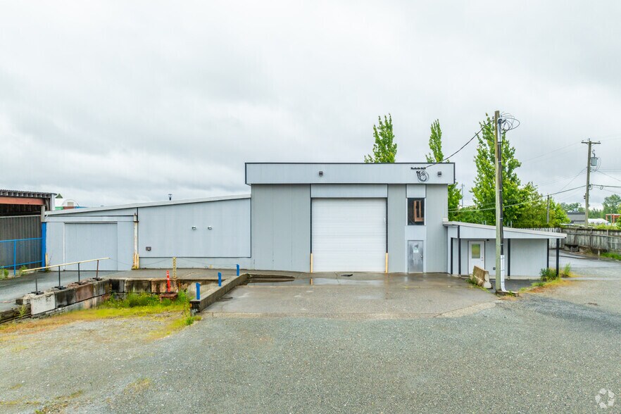 26027 30A Ave, Langley Twp, BC à louer - Photo de l’immeuble – Image 2 sur 3