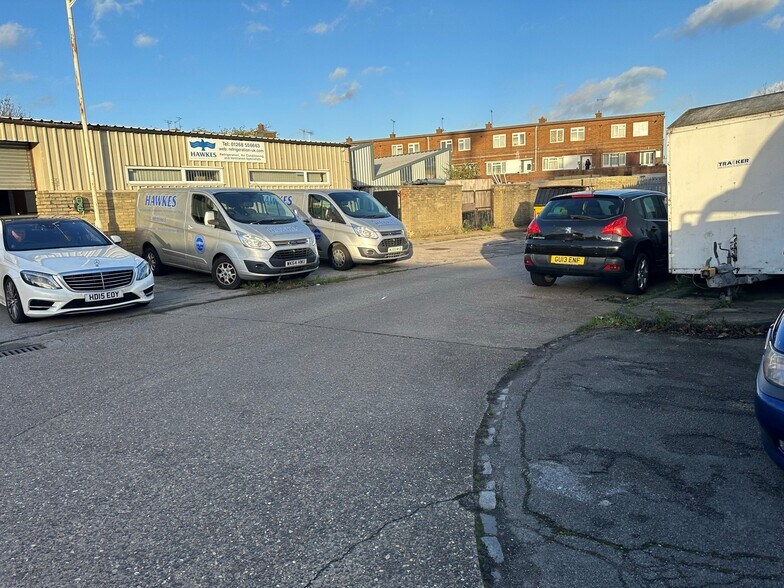 3 Gibcracks, Basildon à louer - Photo de l’immeuble – Image 2 sur 6