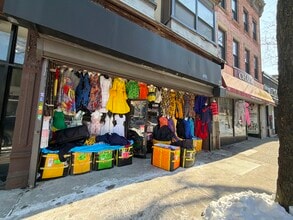 49 S 4th Ave, Mount Vernon, NY à louer Photo de l’immeuble– Image 2 sur 12