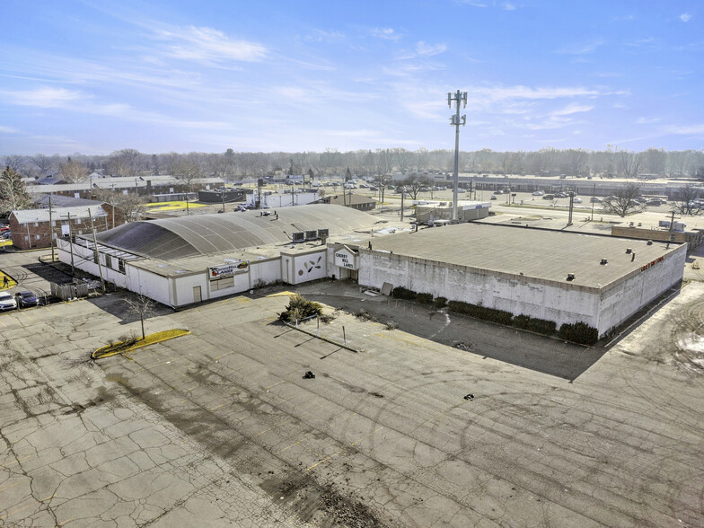 300 N Inkster Rd, Dearborn Heights, MI à louer - Photo de l’immeuble – Image 2 sur 8