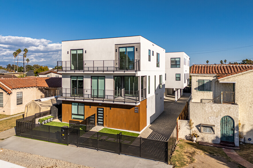 2200 Thurman Ave, Los Angeles, CA à vendre - Photo principale – Image 1 sur 35