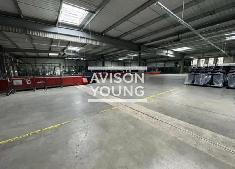 Local d’activités dans Brie-Comte-Robert à louer - Photo intérieure – Image 2 sur 3